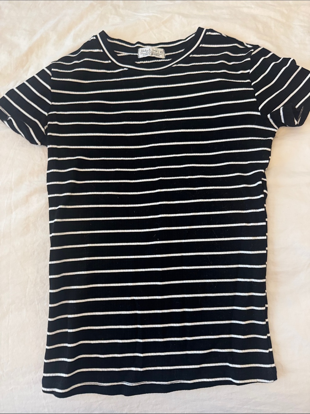 Sleeve Less Striped Crewneck Top - Black/White